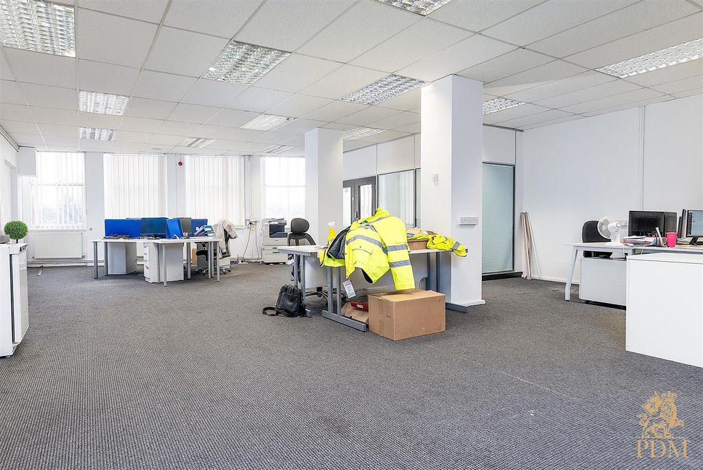 Property photo 2 of 15 Unit 3 Karlsruhe House 18 Queens Bridge Rd The Mea