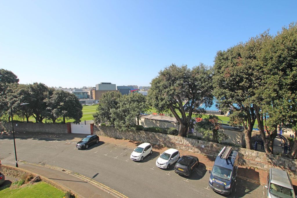 Property photo 2 of 12