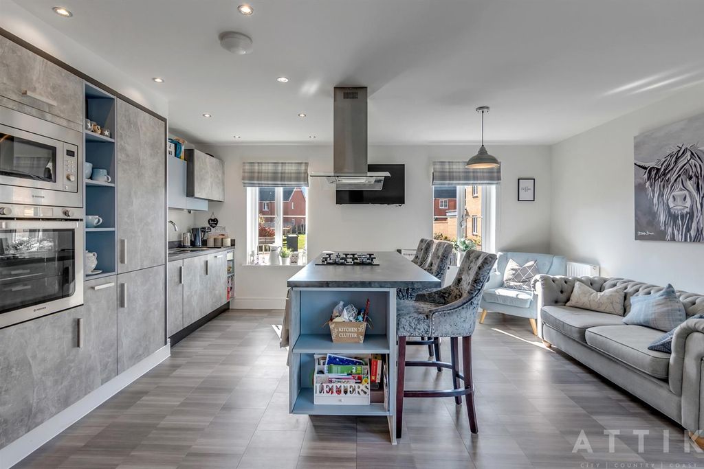 Property photo 2 of 42 30 Horseshoe Road, Hethersett, Nr9 3Pa (11).Jpg