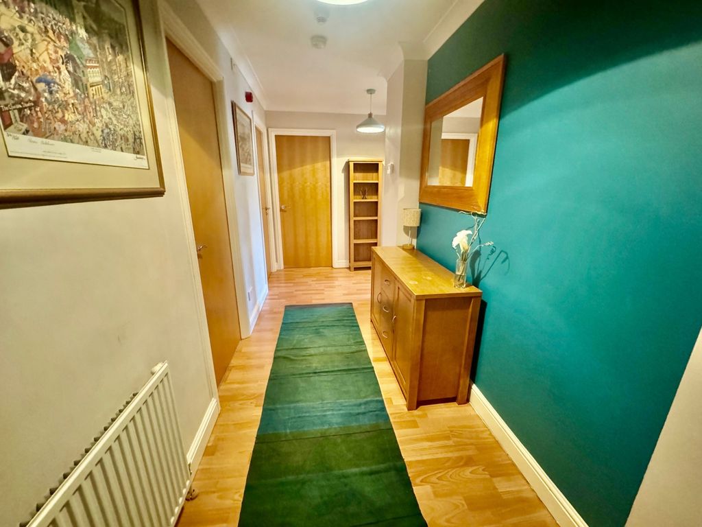 Property photo 3 of 18 Hallway