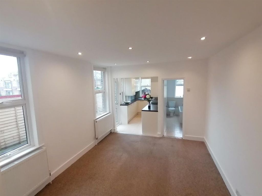 Property photo 2 of 10 Living Room