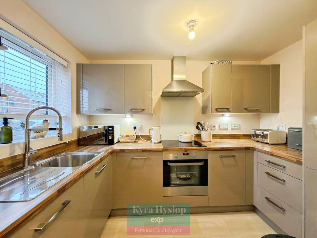 Property photo 3 of 19