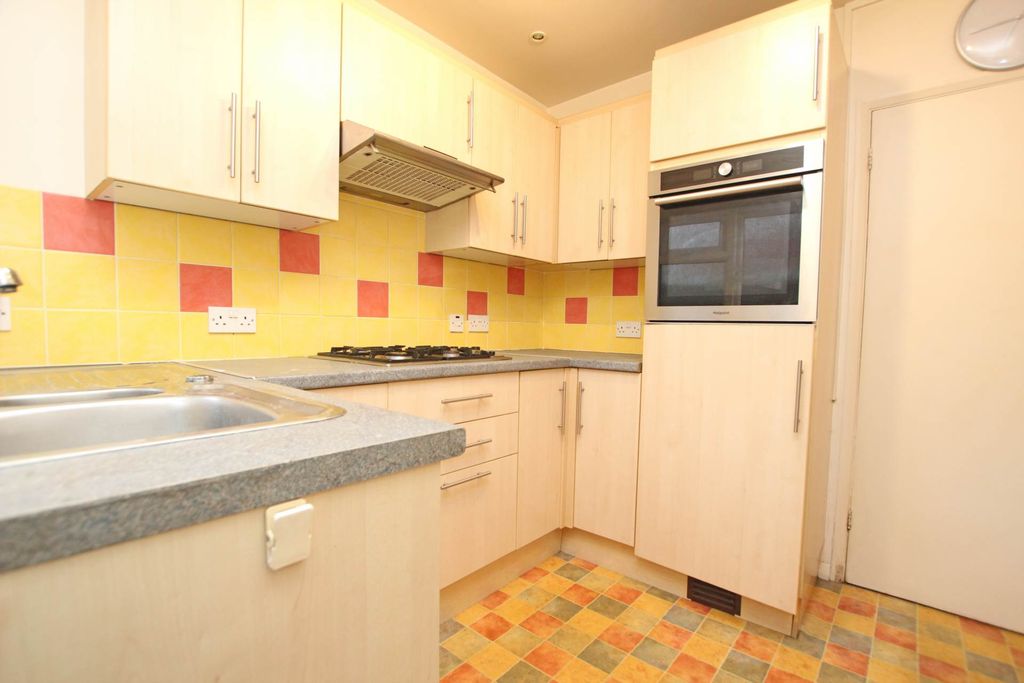 Property photo 2 of 8