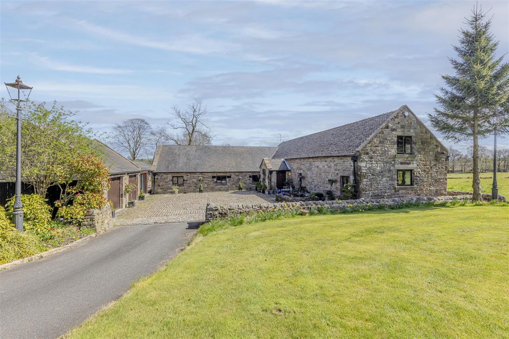 Property photo 1 of 72 The Barn