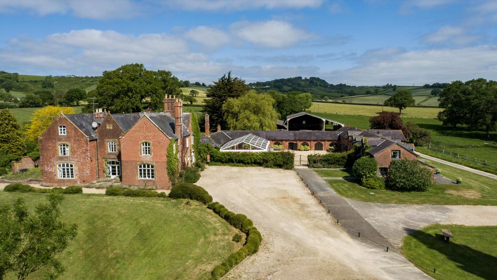 Property photo 2 of 32 Image