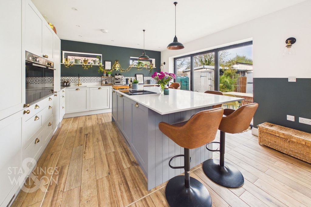 Property photo 3 of 30