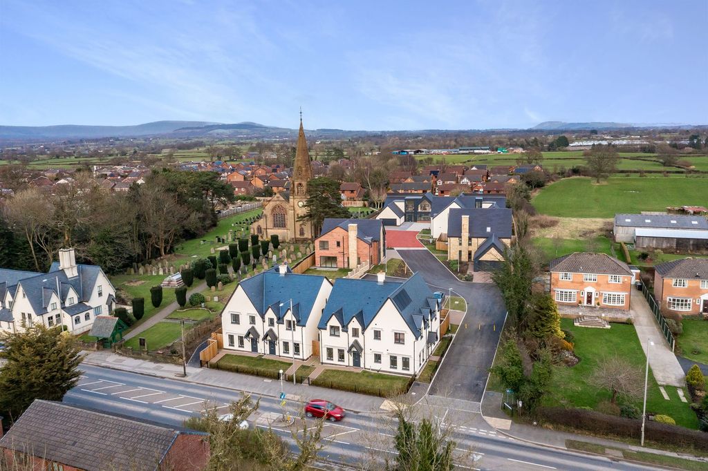 Property photo 2 of 17