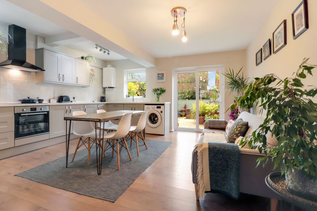 Property photo 3 of 15 Kitchen Breakfast Room