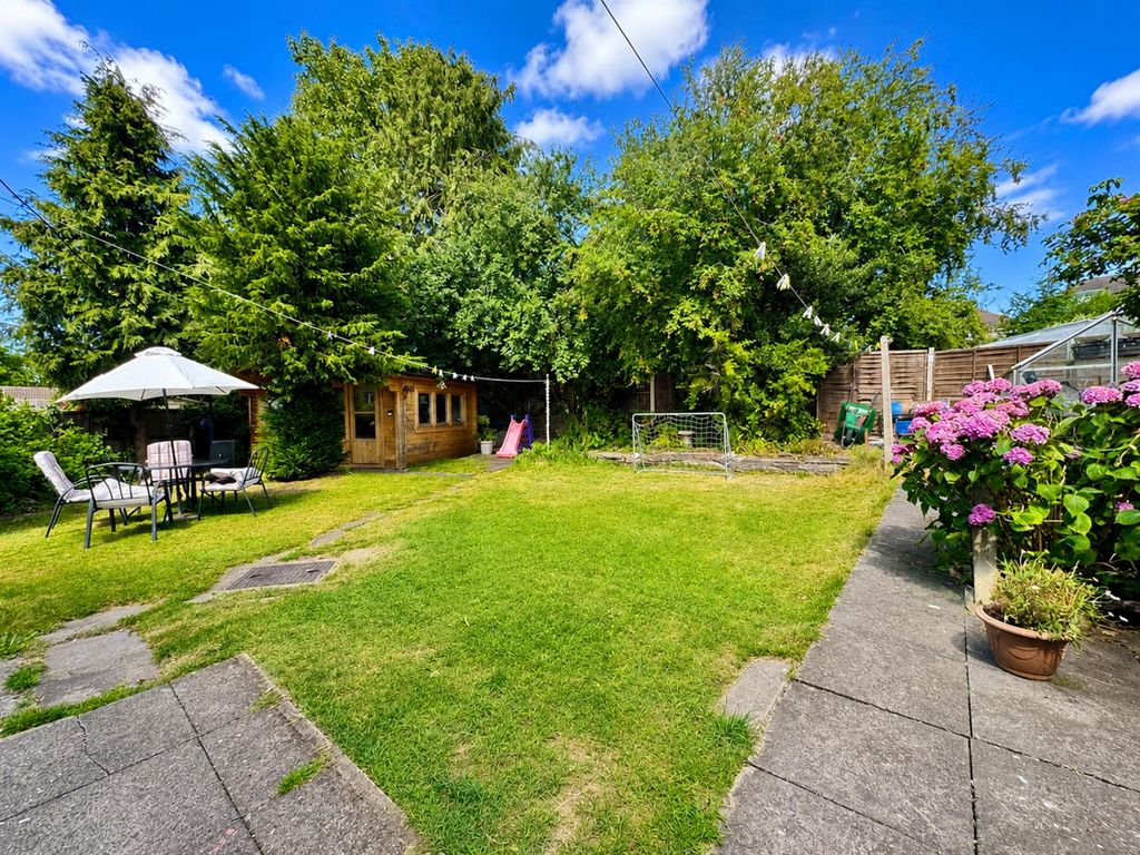 Property photo 2 of 14 Garden