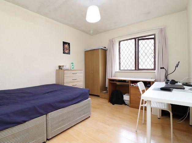 Property photo 2 of 6