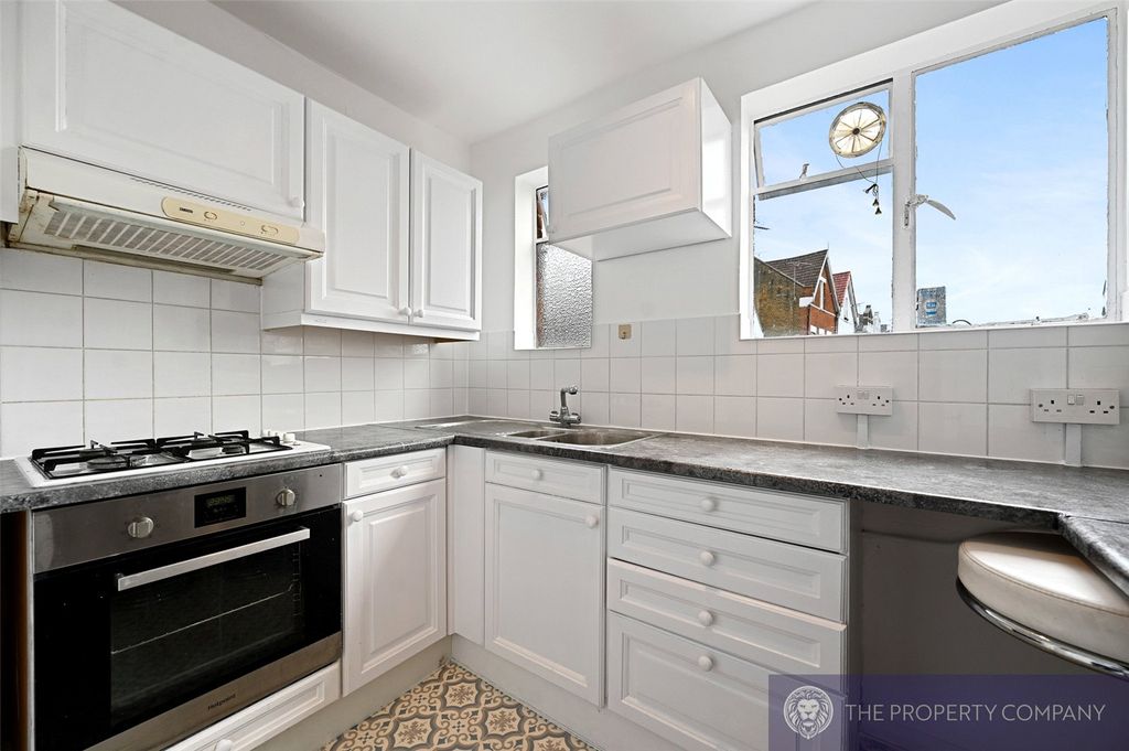 Property photo 2 of 8 Picture No. 22