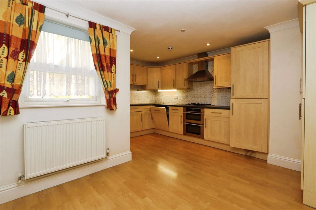Property photo 2 of 16 Picture No. 23