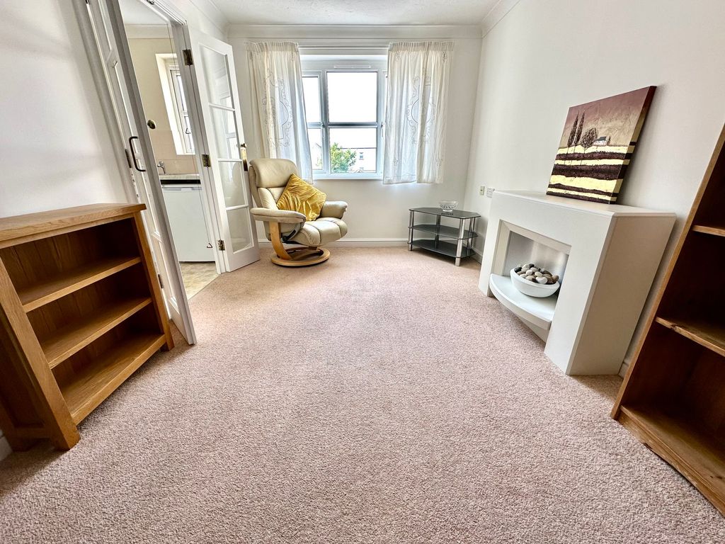 Property photo 3 of 13