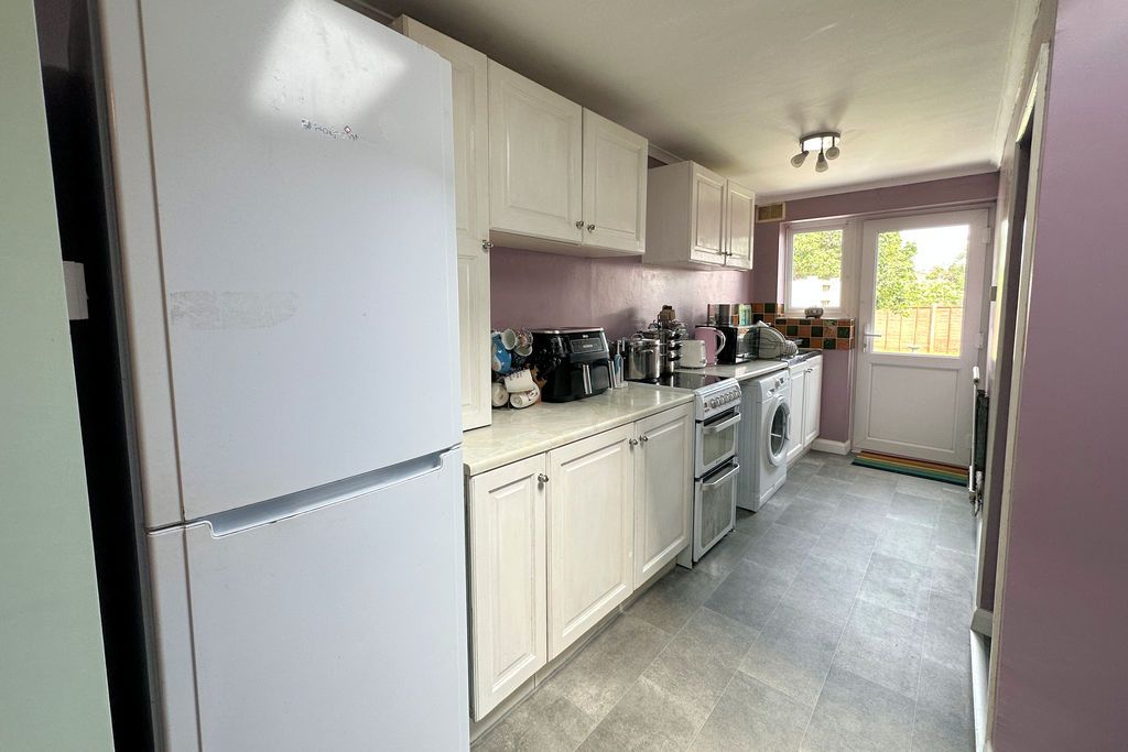 Property photo 3 of 13 Kitchen Area