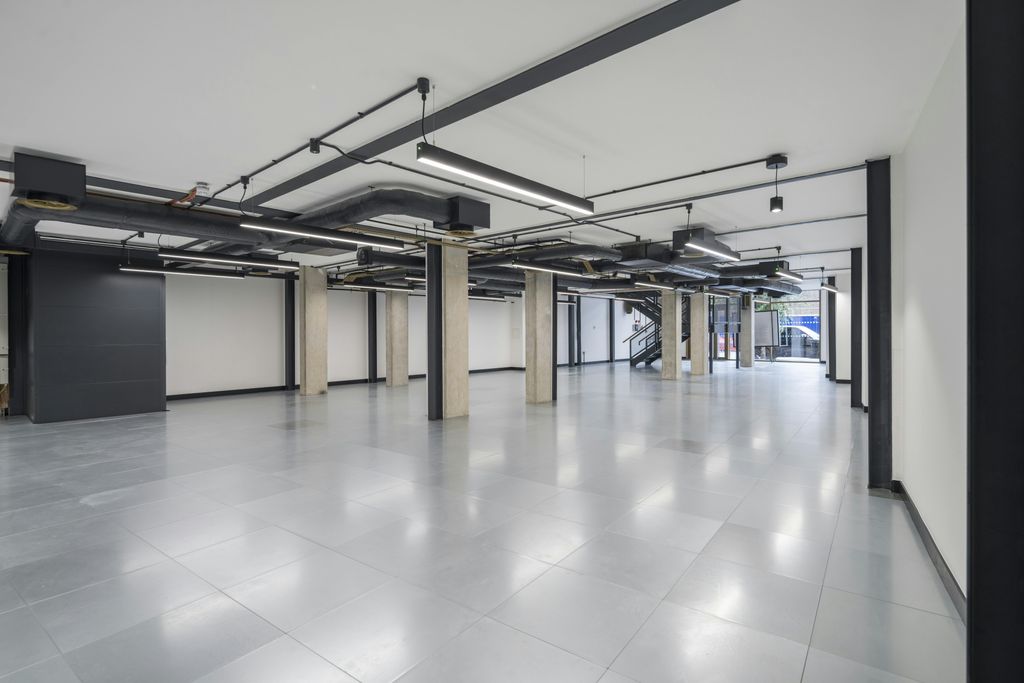 Property photo 3 of 8 MC35921602Hr.Jpg