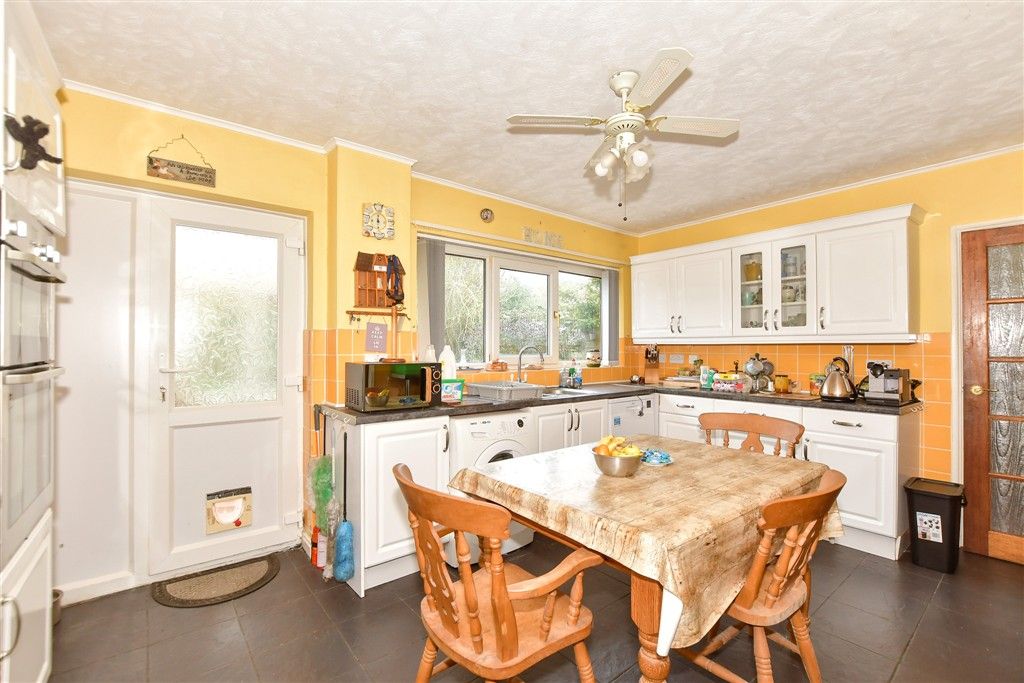 Property photo 3 of 14 Kitchen