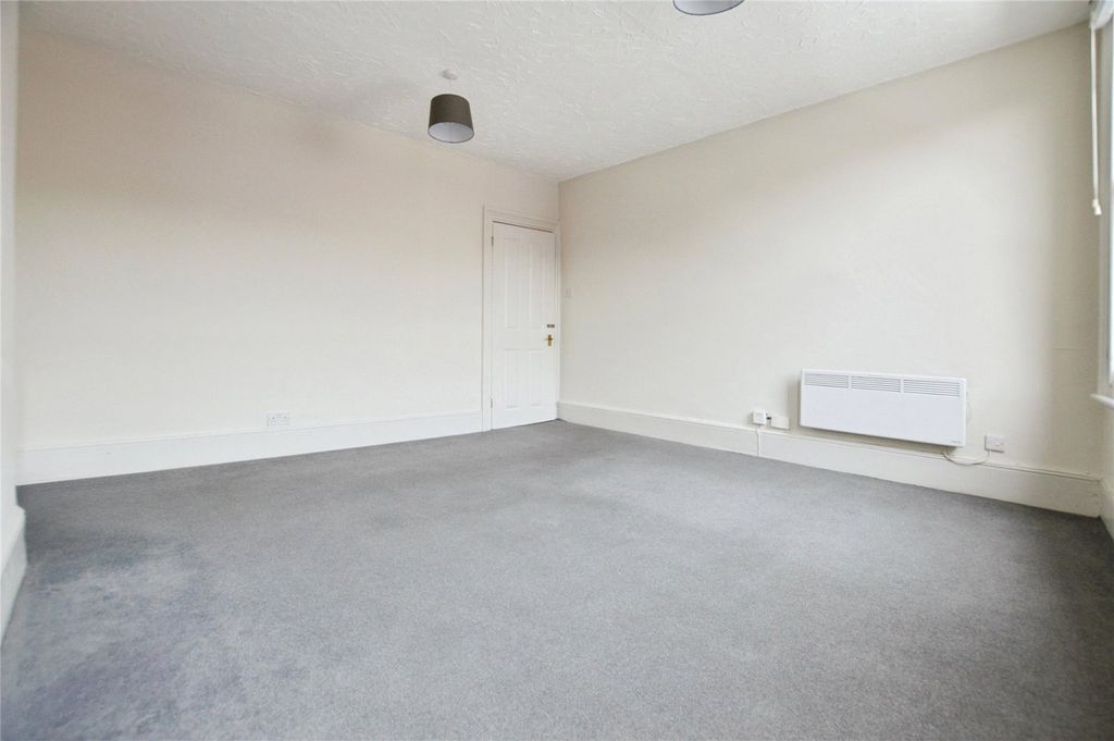 Property photo 2 of 10 Picture No. 18