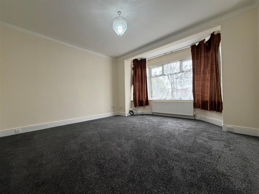 Property photo 2 of 19 016.Jpg