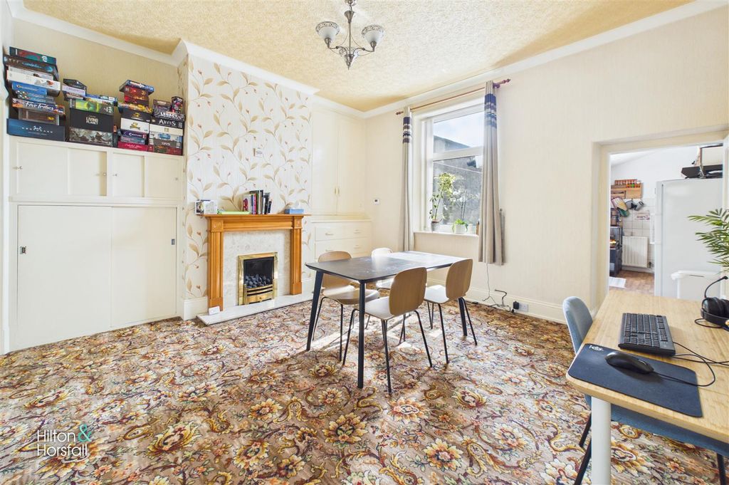 Property photo 3 of 13 Railway Street