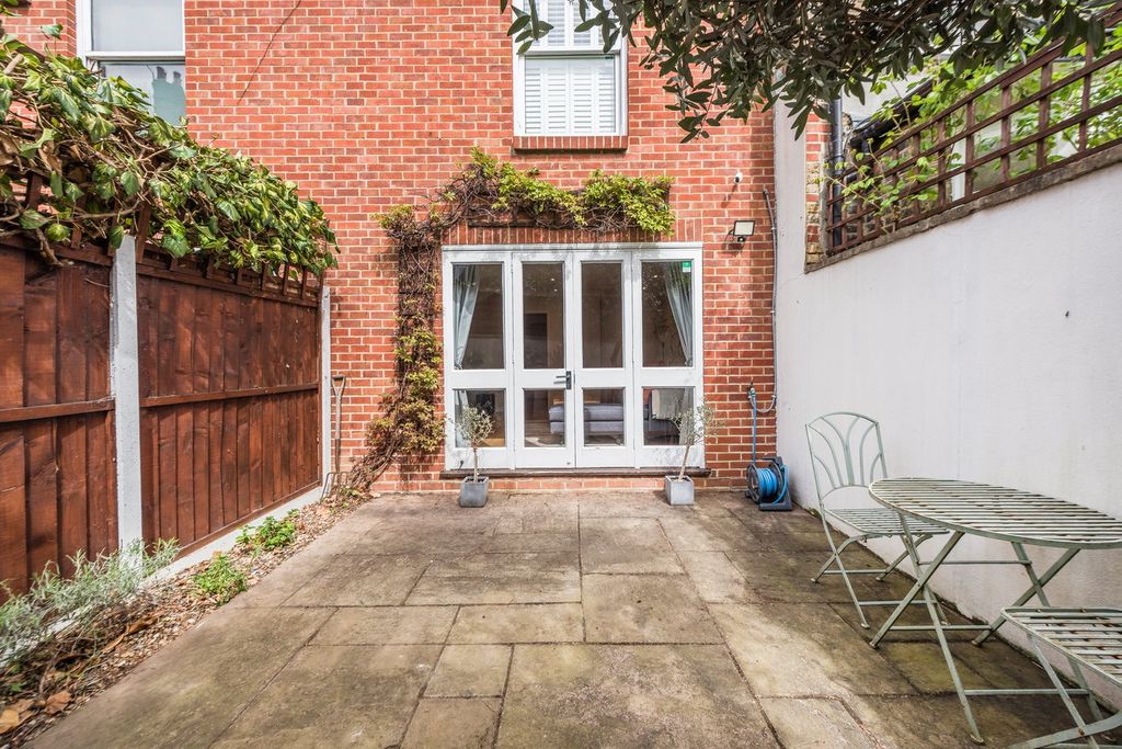 Property photo 3 of 9