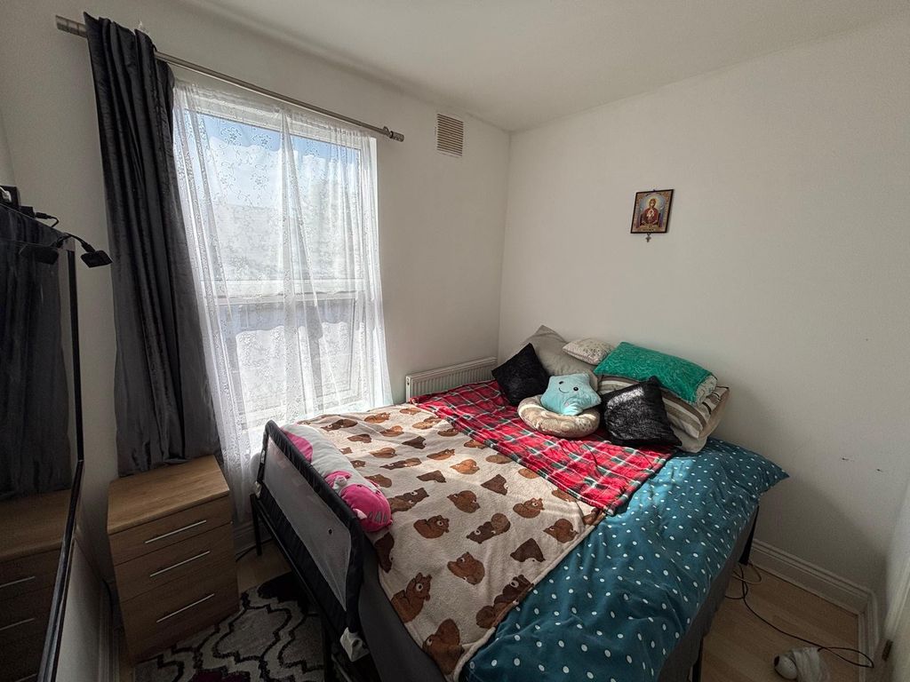 Property photo 3 of 4