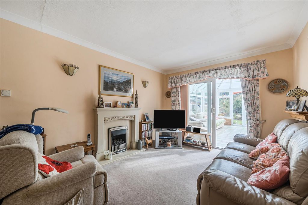 Property photo 3 of 22 1361348-9-68Db8B11A1F3A.Jpg