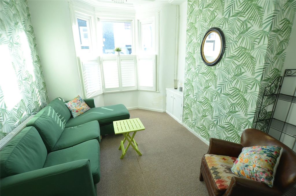 Property photo 2 of 11 Picture No. 12