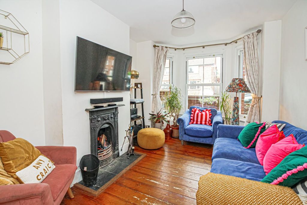 Property photo 2 of 13