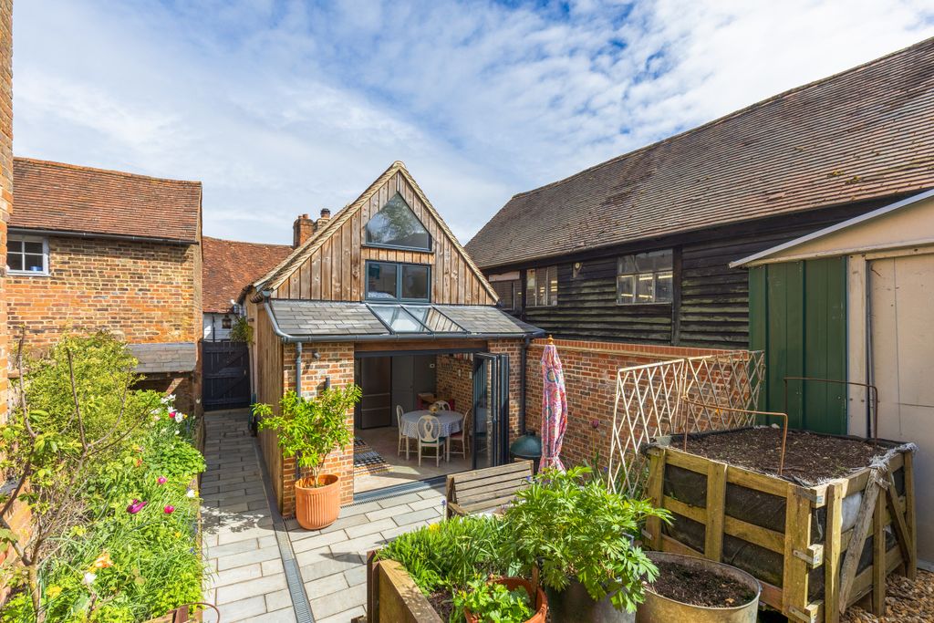 Property photo 1 of 15 R6M25232-Hdr