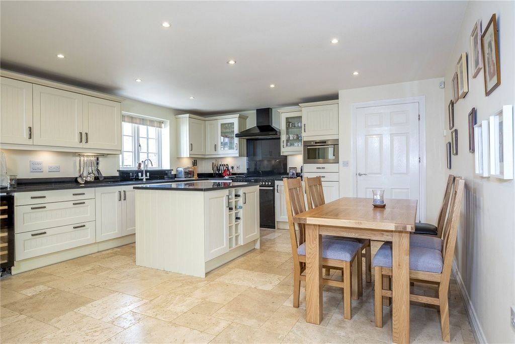 Property photo 2 of 14 Kitchen