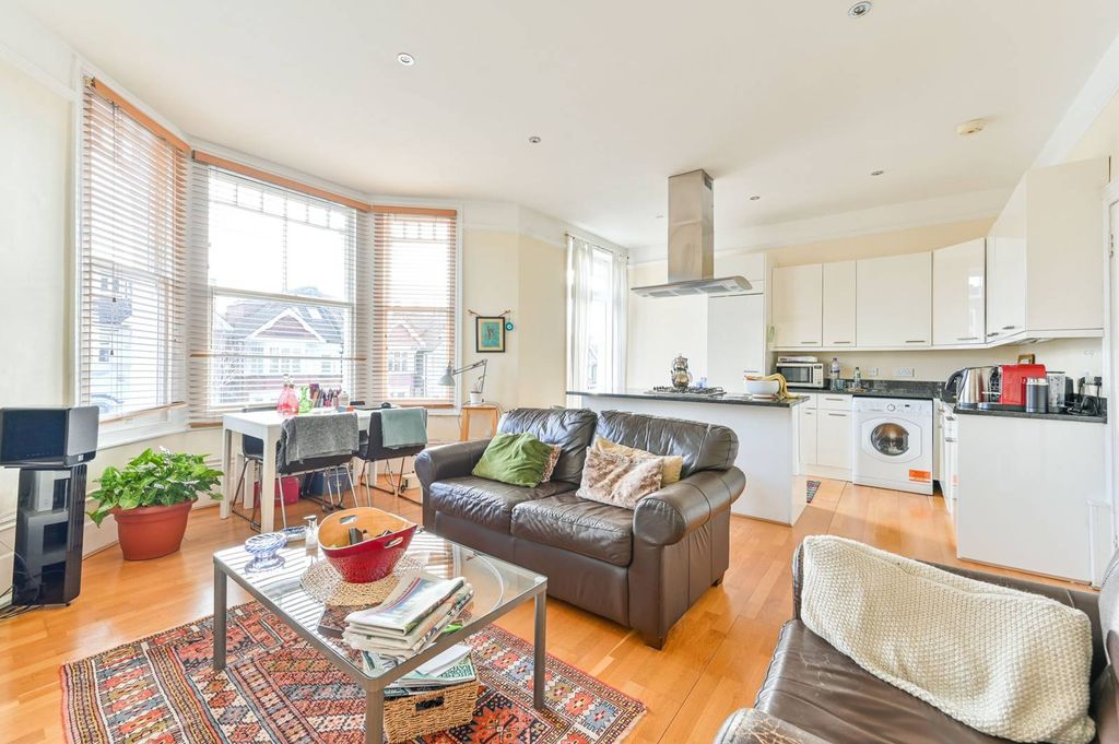 Property photo 2 of 8