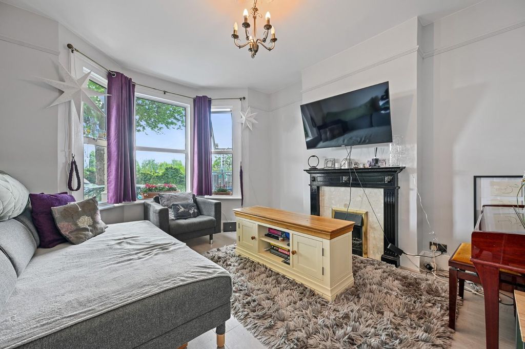 Property photo 2 of 13