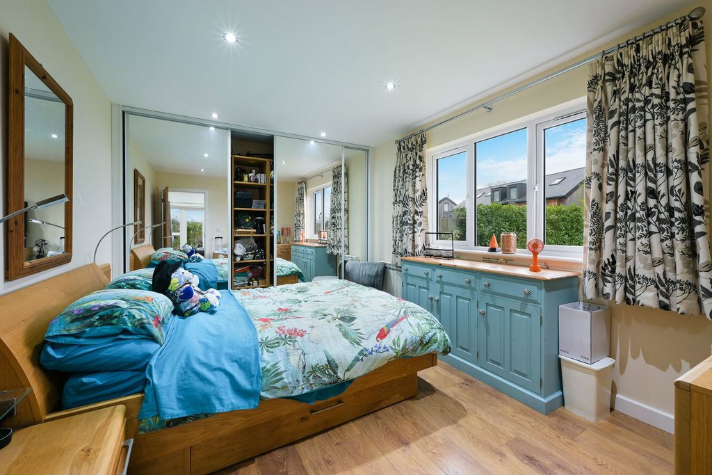 Additional image 21 of 5 bed detached house for saleMaplewood Drive, Lingfield RH7