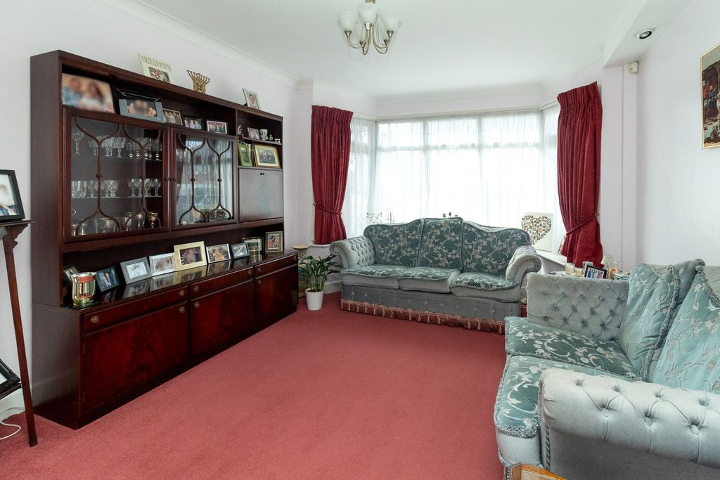 Property photo 3 of 12 Picture No. 11