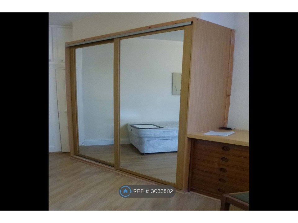 Property photo 2 of 12 Extra Large Wardrobe