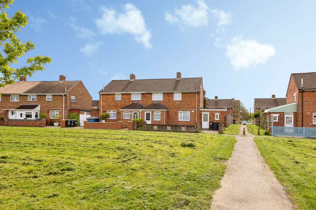 Property photo 2 of 19