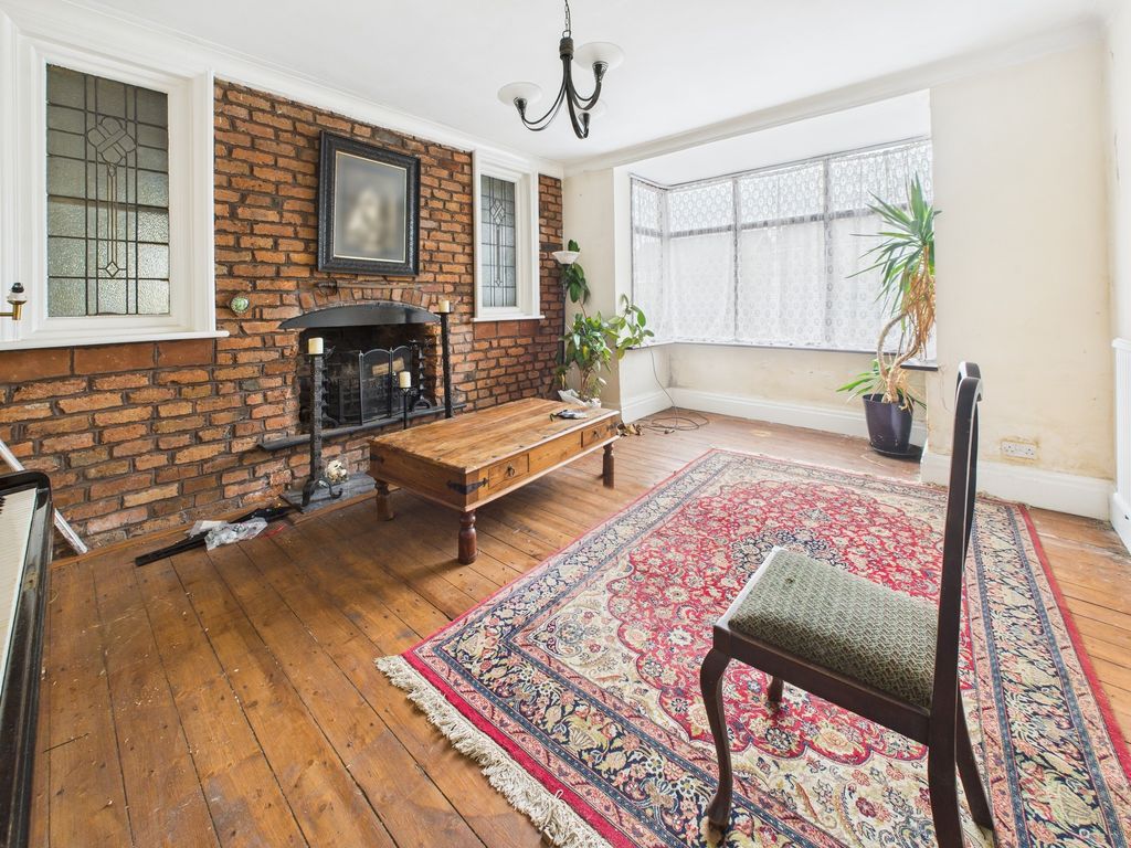 Property photo 3 of 37