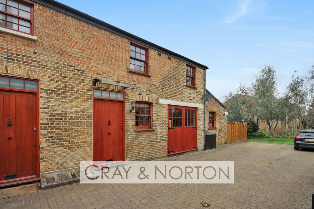 Property photo 1 of 11 Photo 10