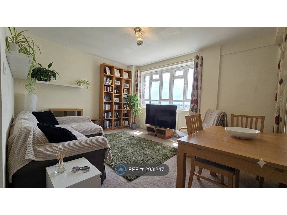 Property photo 2 of 13 Sitting Room