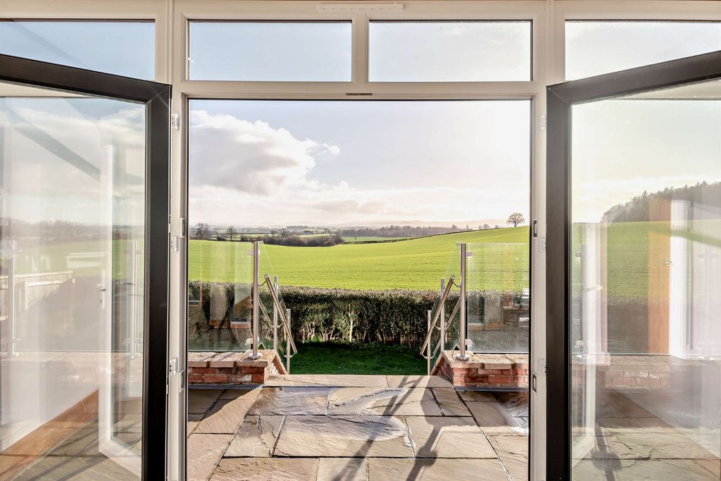Property photo 2 of 32 Kitchen