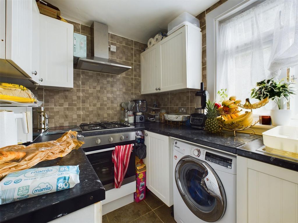 Property photo 3 of 10 Cam04237G0-Pr0034-Still003.Jpg