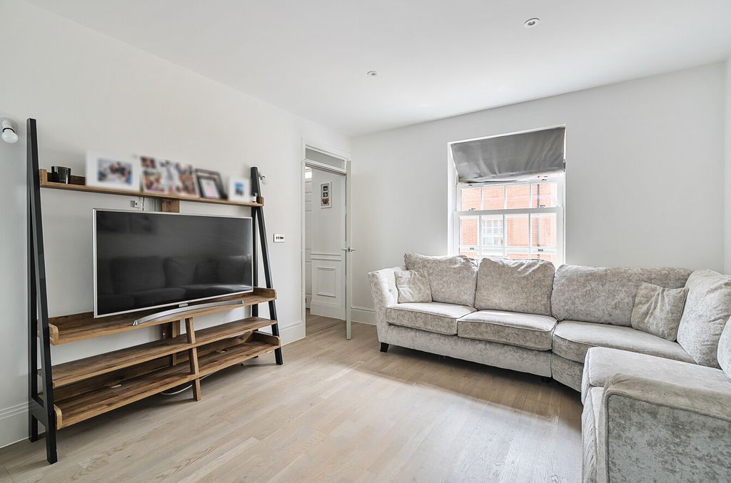 Property photo 3 of 18 1326235-12-687640...