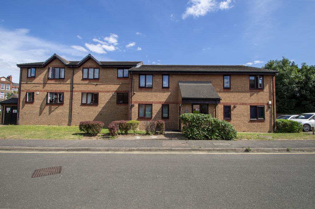 Property photo 1 of 9 Bernard Ashley Drive, Charlton