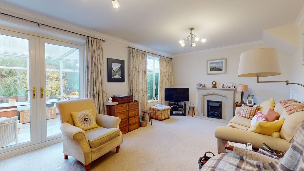 Property photo 2 of 14