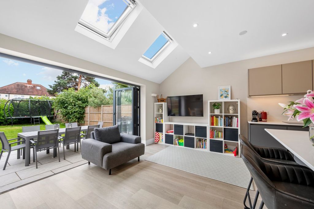 Property photo 3 of 14