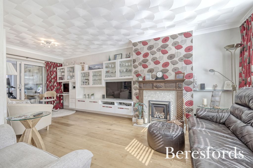 Property photo 2 of 24 Picture No. 16