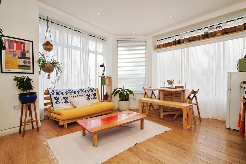 Property photo 2 of 19