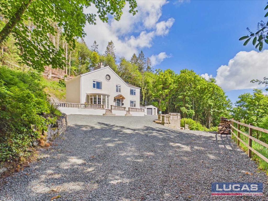Property photo 3 of 27