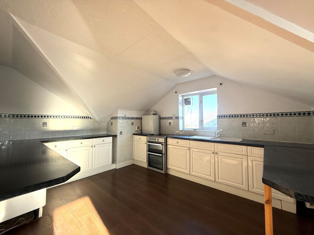 Property photo 2 of 17 Kitcehn 2