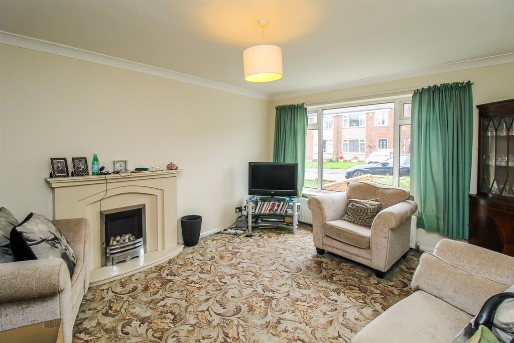 Property photo 3 of 9 Lounge/Diner